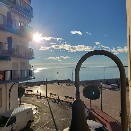Apartamento En Primera Linea De Mar L'Ampolla Bagian luar foto
